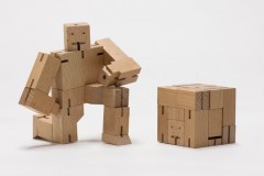 Areaware 木质魔方变形金刚 Cubebot