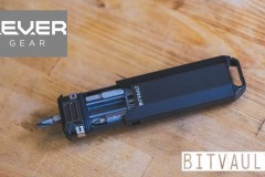 Lever Gear BitVault 随身钥匙链收纳套盒