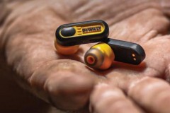 得伟 DEWALT Jobsite Pro X1 / X2 耐用蓝牙耳机