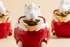 哲选马年红釉鎏金元宝