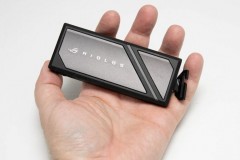 华硕玩家国度 ASUS ROG Strix Aiolos 移动固态硬盘盒