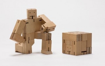 Areaware 木质魔方变形金刚 Cubebot