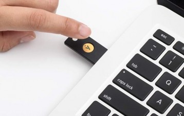 Yubico 指纹解锁安全密钥 Yubikey