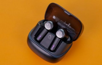 JBL QUANTUM BEAM 量子风暴主动降噪入耳式蓝牙耳机