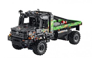 乐高 LEGO 机械系列梅赛德斯奔驰 Zetro 越野卡车拼装积木